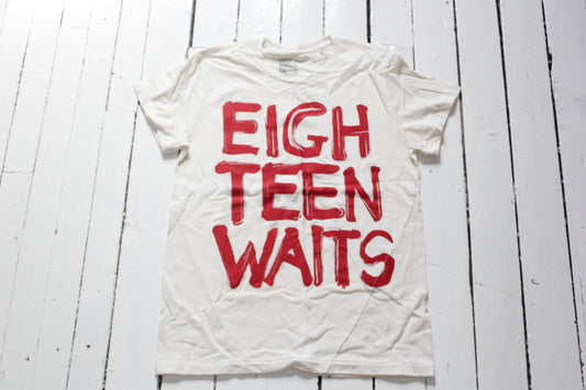 Made in Canada, the Women's Graphic T-Shirt from 18 Waits — a Sustainable clothing brand offering Vintage Inspired menswear and Rock and Roll Fashion. A refined Imogene and Willie alternative for those who value quality and character.