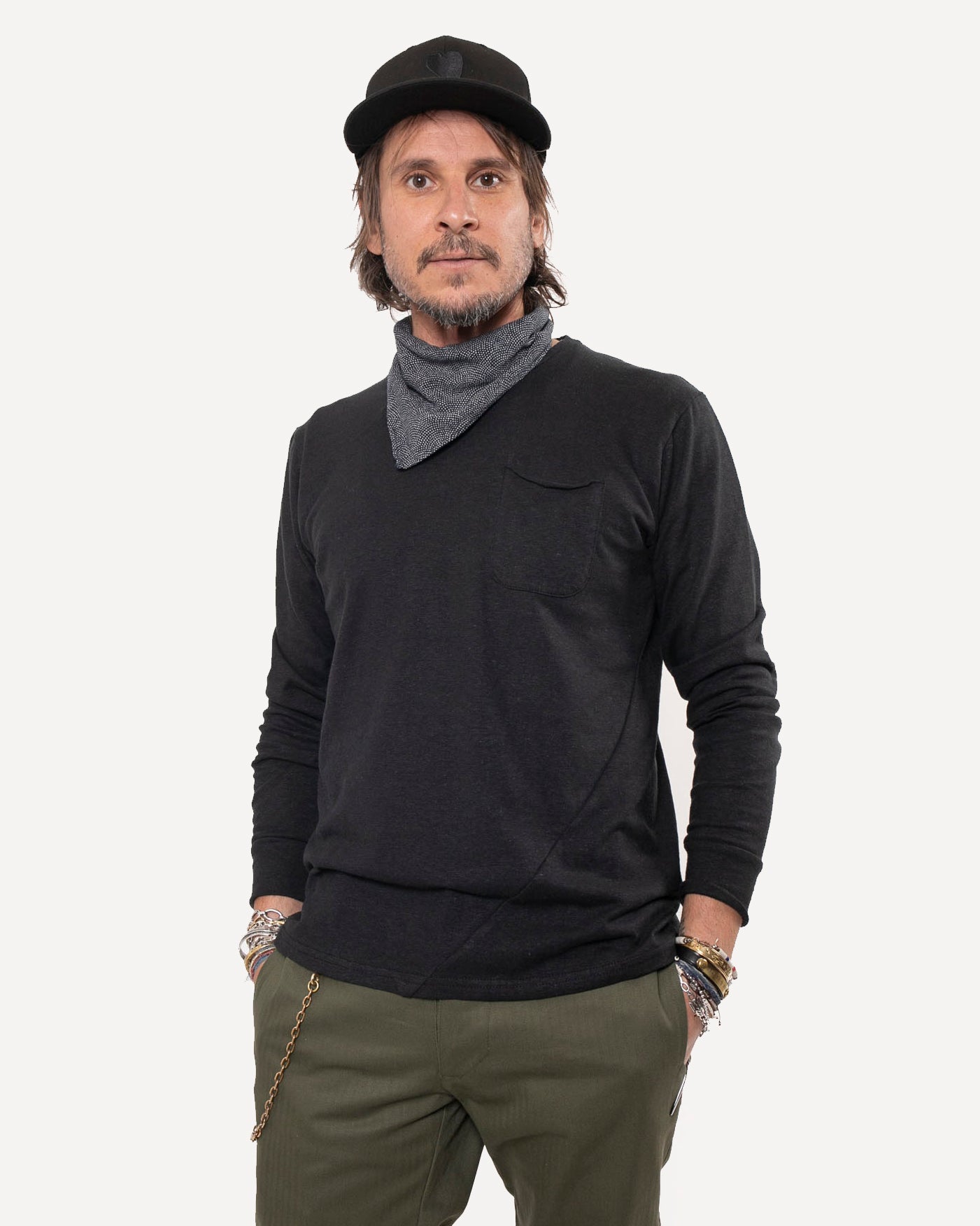 Made in Canada Long Sleeve Pocket Tee from 18 Waits — a Sustainable Men's clothing brand offering Vintage Inspired menswear and Rock and Roll Fashion.