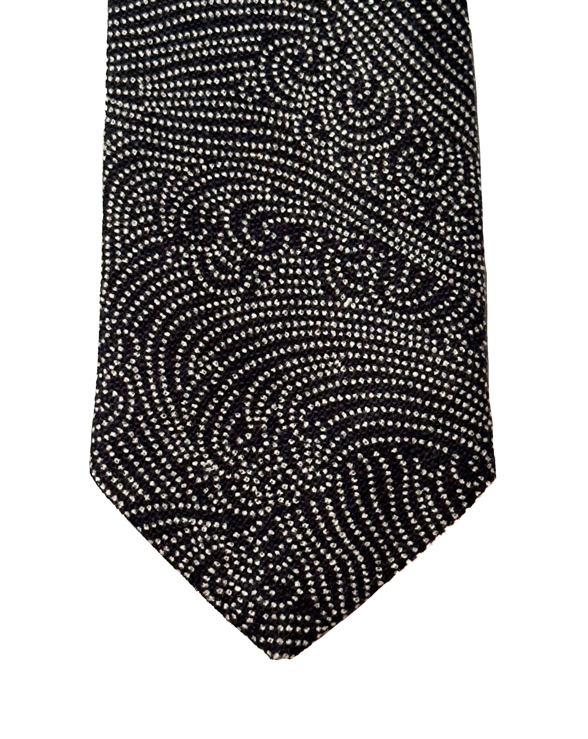 Made in Canada, Tie by 18 Waits— a Sustainable Men's clothing brand offering Vintage Inspired menswear and Rock and Roll Fashion. A refined Imogene and Willie alternative for those who value quality and character.