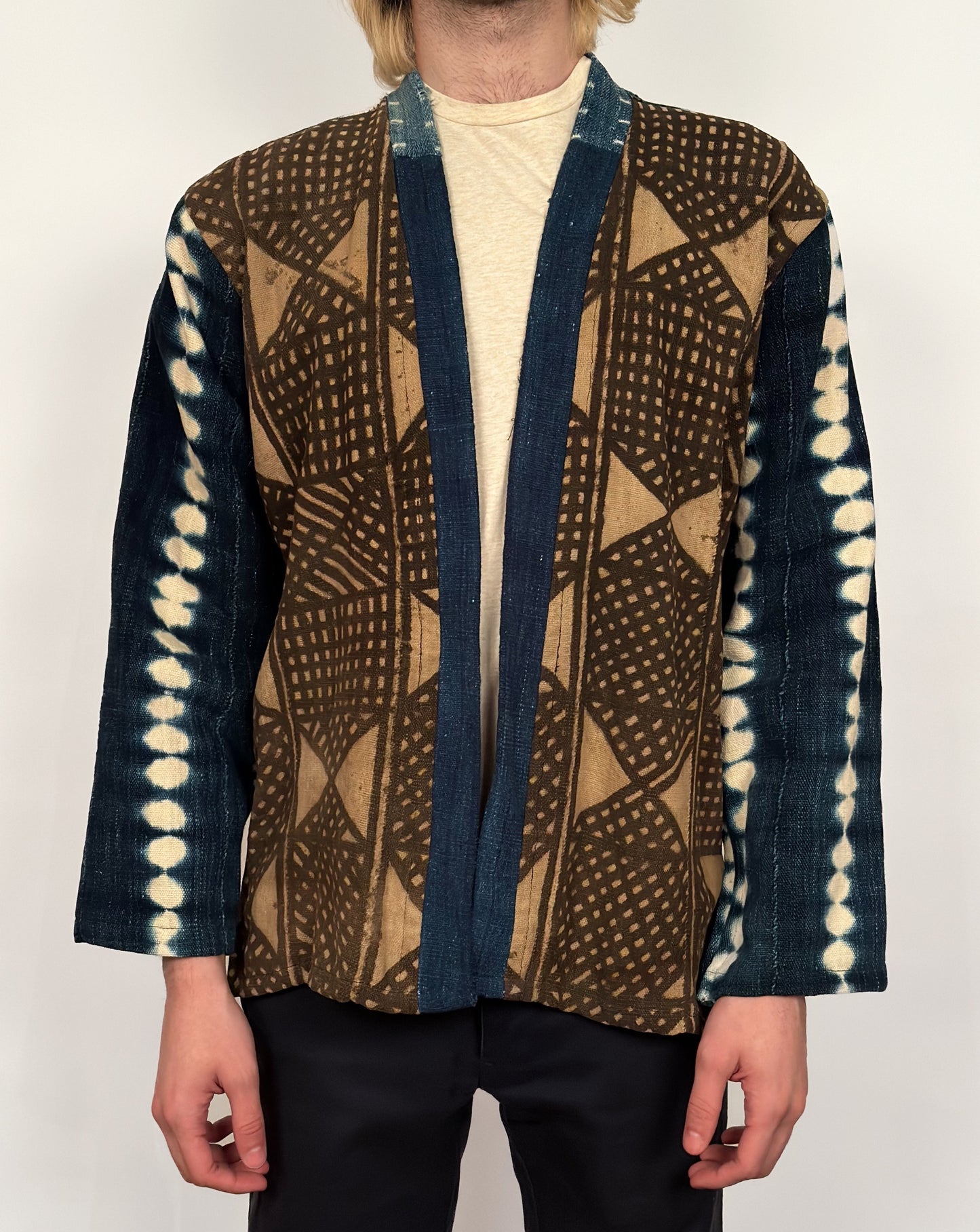 Made in Canada, the Weekender Jacket from 18 Waits — a Sustainable Men's clothing brand offering Vintage Inspired menswear and Rock and Roll Fashion. A refined Imogene and Willie alternative for those who value quality and character.