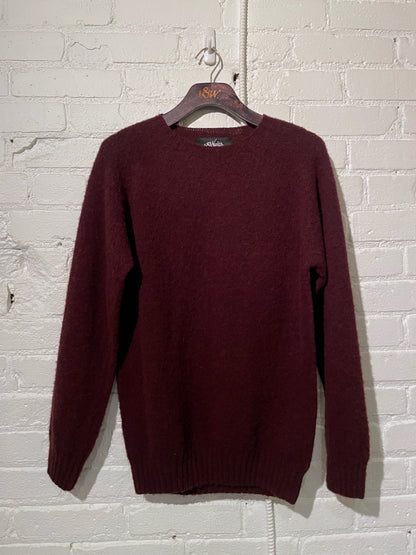 Made in Canada, the Beetroot Vintage Highland Crew from 18 Waits, a sustainable menswear brand known for vintage-inspired style and rock and roll fashion—an Imogene and Willie alternative focused on quality and character.