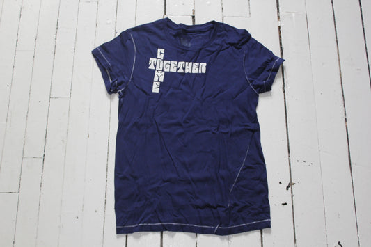 Made in Canada, the Women's Graphic T-Shirt from 18 Waits — a Sustainable  clothing brand offering Vintage Inspired menswear and Rock and Roll Fashion. A refined Imogene and Willie alternative for those who value quality and character.