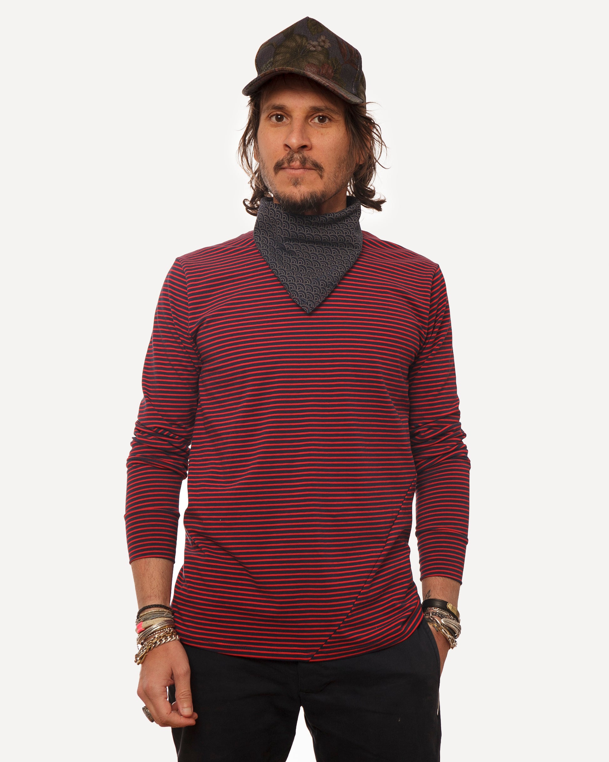 Made in Canada, Long Sleeve Signature T-shirt from 18 Waits — a Sustainable Men's clothing brand offering Vintage Inspired menswear and Rock and Roll Fashion. A refined Imogene and Willie alternative for those who value quality and character.