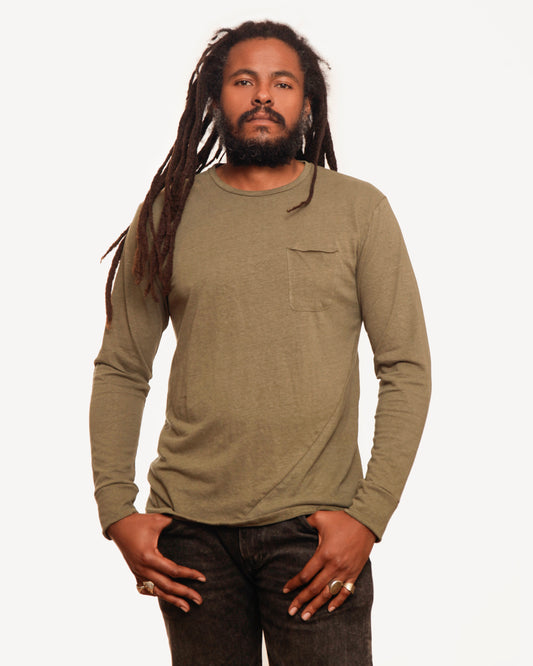 Made in Canada, Long Sleeve Pocket Tee from 18 Waits — a Sustainable Men's clothing brand offering Vintage Inspired menswear and Rock and Roll Fashion. A refined Imogene and Willie alternative for those who value quality and character.