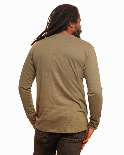 Made in Canada, Long Sleeve Pocket Tee from 18 Waits — a Sustainable Men's clothing brand offering Vintage Inspired menswear and Rock and Roll Fashion. A refined Imogene and Willie alternative for those who value quality and character.